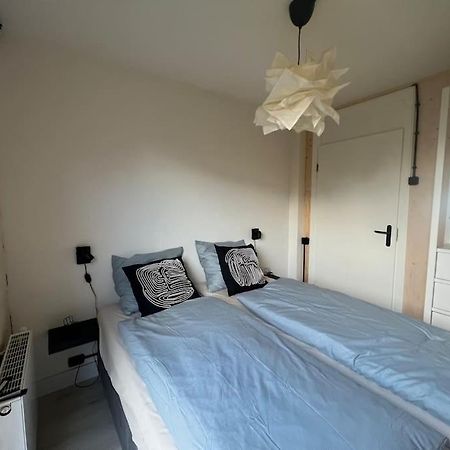Moderne Bungalow Voor 6 Personen Джулианадорп Екстериор снимка