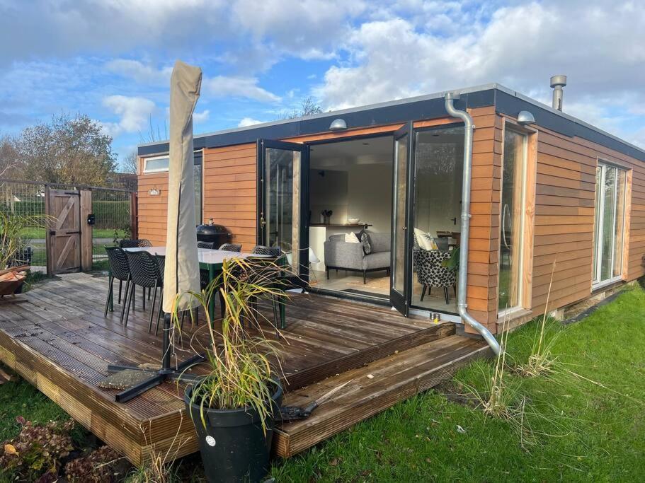 Moderne Bungalow Voor 6 Personen Джулианадорп Екстериор снимка